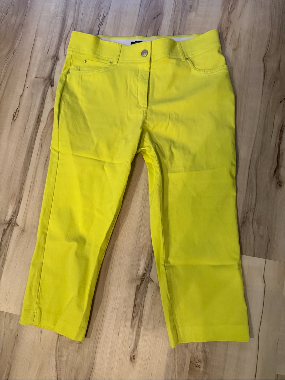 Verve Blues Women’s Capri — Bright Yellow
